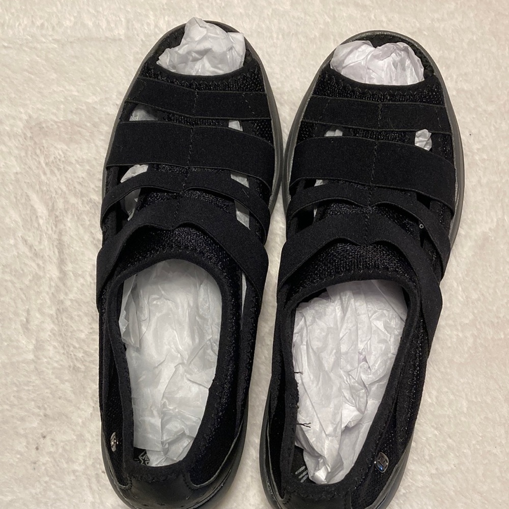 Bzees Sandals size 9 LN